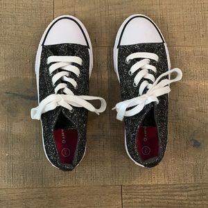 LOOK NEW Girls Shoes